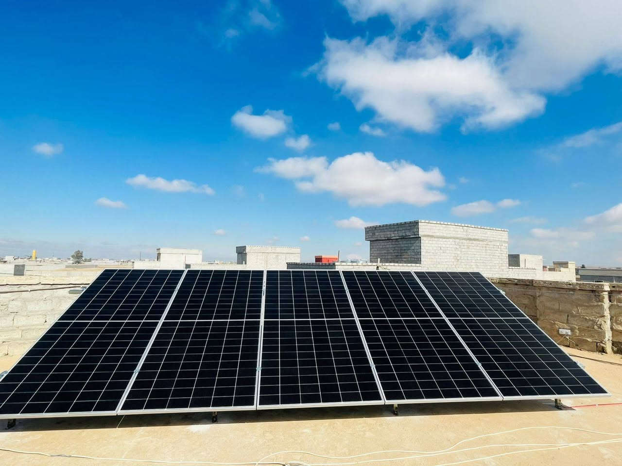 نعود إليكم من جديد بانطلاقة أقوى وبخدمات ترتقي لمستوى طموحاتكم 🌏
بعد فترة التوقف المؤقت، يسعدنا إعلامكم بأننا استأنفنا العمل رسميًا، وبدأنا صفحة جديدة مليئة بالجودة، الإتقان، والأسعار التي تناسب الجميع 💯
نوفر لكم:
🔹 منظومات طاقة شمسية حديثة بمعايير عالية
🔹 أسعار مريحة ومناسبة لكل الفئات
🔹 جودة مُجربة وتركيب احترافي
🔹 خدمة ما بعد البيع ودعم فني دائم
🔹 متابعة جميع التفاصيل والعروض عبر منصتنا الرسمية
نعدكم بأن تكون المرحلة القادمة مليئة بالتطوير والخدمات التي تليق بكم.
مع Electrical Light… اختر الطاقة النظيفة، واختر الراحة والاستقرار.
للاستفسار وطلب خدماتنا
***********
