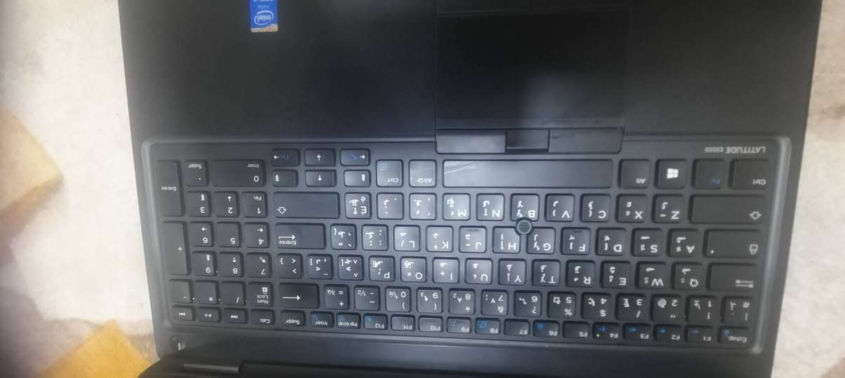 سلام عليكم لابتوب دل للبيع جديد كامل البرنامج والغاني مالته سعره 250الف قفل متوفر توصيل ***********
