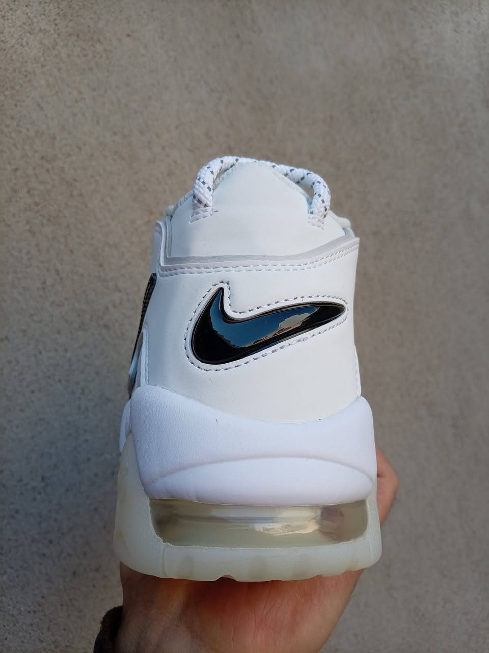 نايك إير مور أبتمبو،  فيتنامي قياس 41 طول القدم 26


**إذا كنت صاحب هذا الإعلان وتريد حذفه لأي سبب، رجاءا أرسل رسالة إلى الدعم الفني**