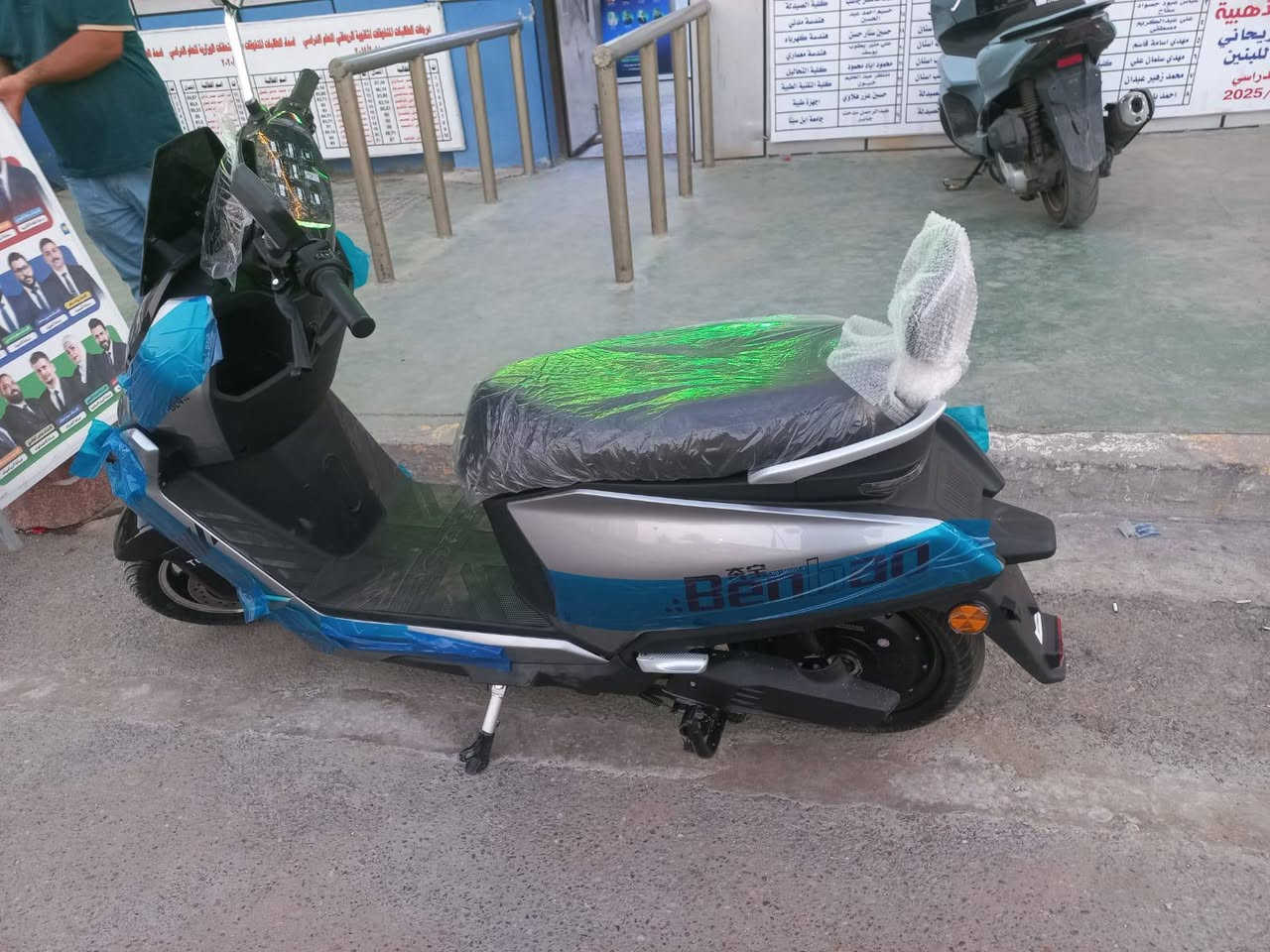سلام عليكم دراجة شحن بيم باو
مواصفات الدراجة
ملف 2500 
6 بطاريات
ثلاث سرعات تمشي 75k/h
الدراجة تمشيك مسافه 65k الى 75k
دشبول.
لايت عالي ناصي بل اضافة 
اشاير يمنة يسرة 
مثبت سرعه 
بريكات هيدروليك دهن 
التشغيل مالتها يجي (بصمة) عدد 2وبيها 2 سويج هم
منفذ شحن USB تلفون ومنفذ شحن الدراجة 
يجي بيها جهاز حماية انذار وتقفل تاير ميتحرك يعني مستحيل تنباك لا سامح الله 
الاستفسار  *********** واتساب فقط او سيم كارت
