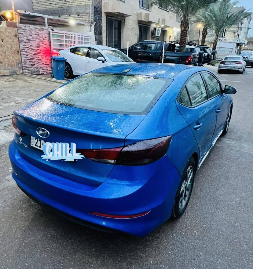 السلام عليكم
للبيع هونداي انترا 
وارد امريكي 
موديل 2017 
حادث خفيف فقط تبديل جاملغ 
محرك الفين دوش 
نص مواصفات 
رقم سيلمانيه جديد باسمي 
مكان سيارة بغداد 
السعر 110 وبيه مجال 
رقم تلفون ***********
