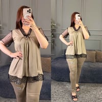 تراك نسائي دانتيل صدر كسرات 😍  جديد  الخامه فانيلا زبده  الاصلي فول لي...