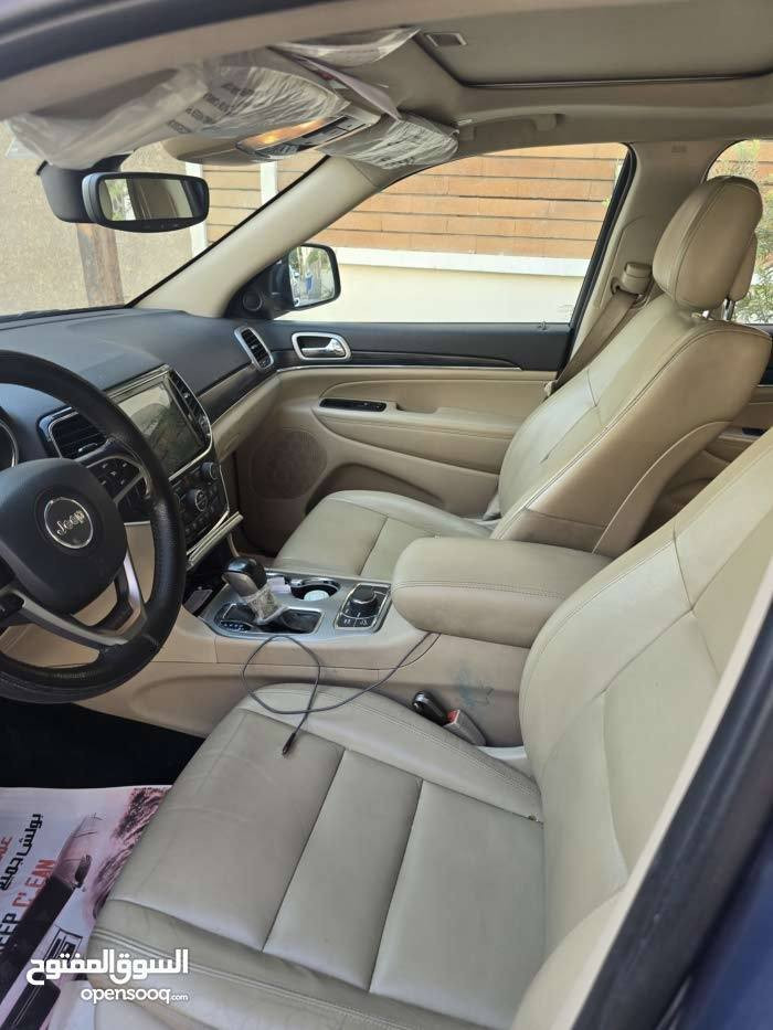 جيب كراند شيروكي لمتد وارد امريكي حادث جاملغ عكس السايق شخط بلباب الي بصفة وصارت عندي رصعة يمي بلبنيد كلش صغيرة تخم تاير جديد قبل يومين بدلتة صدر جديد ماشية تقريبا 52000 ميل فتحة سقف رادار جانبي نقطة عمياء شاشة كبيرة داخل جلد بيجي كشنات كهرباء كشن واستيرن تدفئة اربع  مودات قيادة فور ويل محرك 6 سلندر 3600 ويل 20 صندوق كهرباء تحكم ستيرن تبريد قطعتين تبريد منفصل للجهتين كامرة خلفية حساس خلفي لايت زنون  السيارة رقم سليمانية باسمي تحويل مباشر السعر 275 ورقة  موجودة بغداد الاعظمية  للاستفسار ***********
