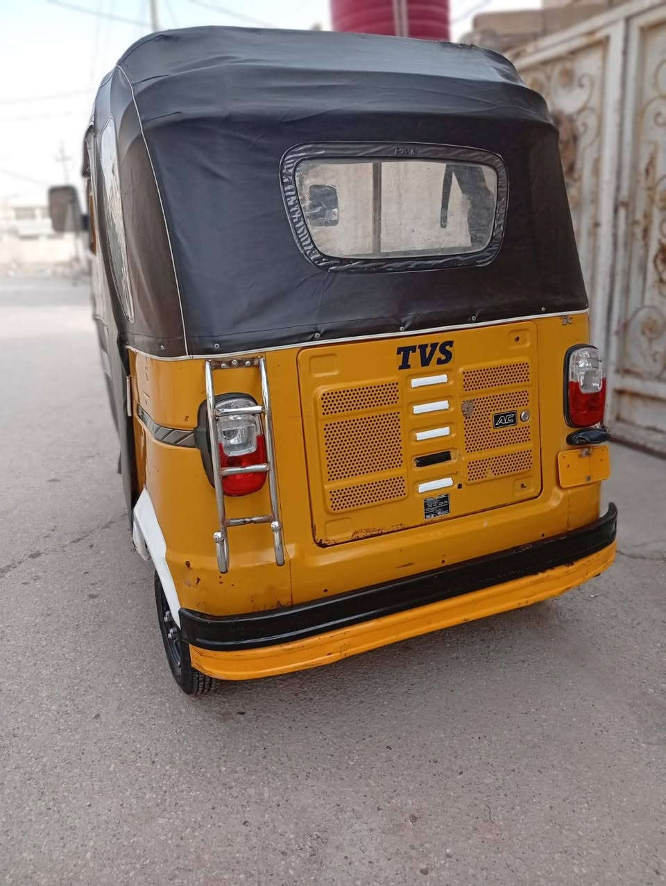 تكتك  TVSمديل 19( مرقمه) مكينه22 مفتوحه تحويل مباشر
كهربائيات كلها شغاله منضومه بريك جديده 
سلف جديد دبلات جدد دوشمه جديده 
الكير والاكسن مكفولات المكينه خرسه 
مكاني ناصريه مركز. السعر 5ونص 
االشراي يتصل ***********
