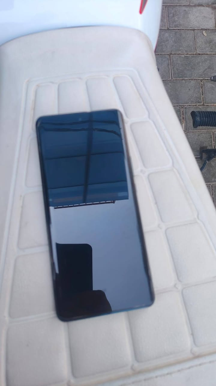 السلام عليكم جهازي هونر اك 9بي هايف جي الجهاز نضيف جدن بس بي ضربه زغيره كلش فوك بس امانت الله نضيف كلش للبيع السعر 200وبي مجال قليل للاستفسار *********** أو هاذا بي واتساب ***********
