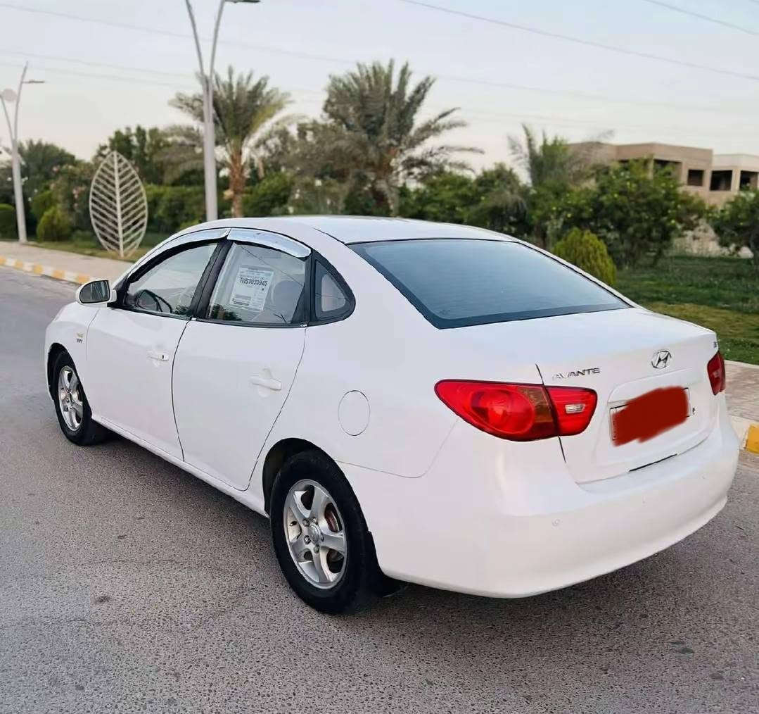 للبيع... بسعر مناسب 
أفانتي موديل 2009 خليجي 
السنويه ال 2030 يلا انتهي 

✳️محرك 16 دوش دكشن عالي 
✳️كير اتوماتيك بلشرط 
تبريد ثالج 
⚔️المواصفات⚔️
داخل صاج بلادي 
داخل لونين 
حساسات 
اربعه 4️⃣ دسك 
بلوجكترات 
ارضيه جلد

 🚘السياره داخل وخارج فول نضافه 
السياره بيها صبغ جاملغ وباب رش بدون دواخل بلشرط

تايرات 4️⃣ جديدة 🆕 
صدر امامي خلفي كله جديد 
شرط التحويل ثاني يوم

الـــــــــــــسعر : 45قفل قفل قفل لا تخابرني اذا تريد طيح 
عنواني البصرة الزبير 

للاستفسار رقم
 ***********
