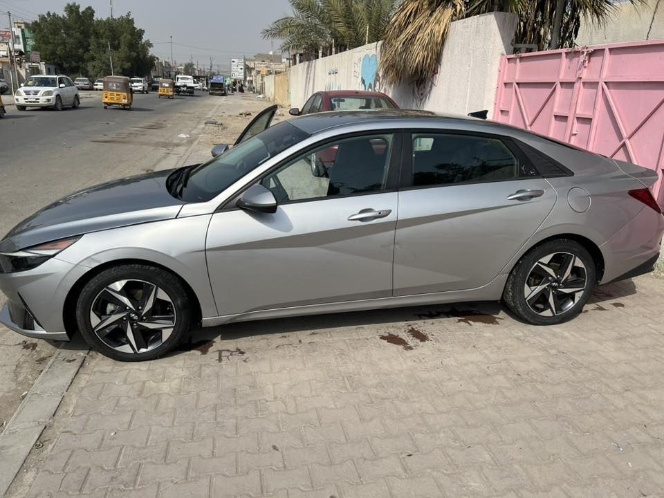 السلام عليكم
النترا 2023 امريكي 
محرك 2000 سمارت دوش (smart doch)
گير ومكينه وحداديه وتبريد عالشرط 100‎%‎
المواصفات
بصمة تشغيل وابواب وجنطه
تشغيل واطفاء عن بعد 
تبريد بيانو
تحديد مسار ومثبت سرعه وقياده ذاتيه
توقف تلقائي مانع اصطدام عند الرجوع
شاشة كبيره متصله car play
ماشيه 100
الحادث بنيد وجاملغ 
***********
