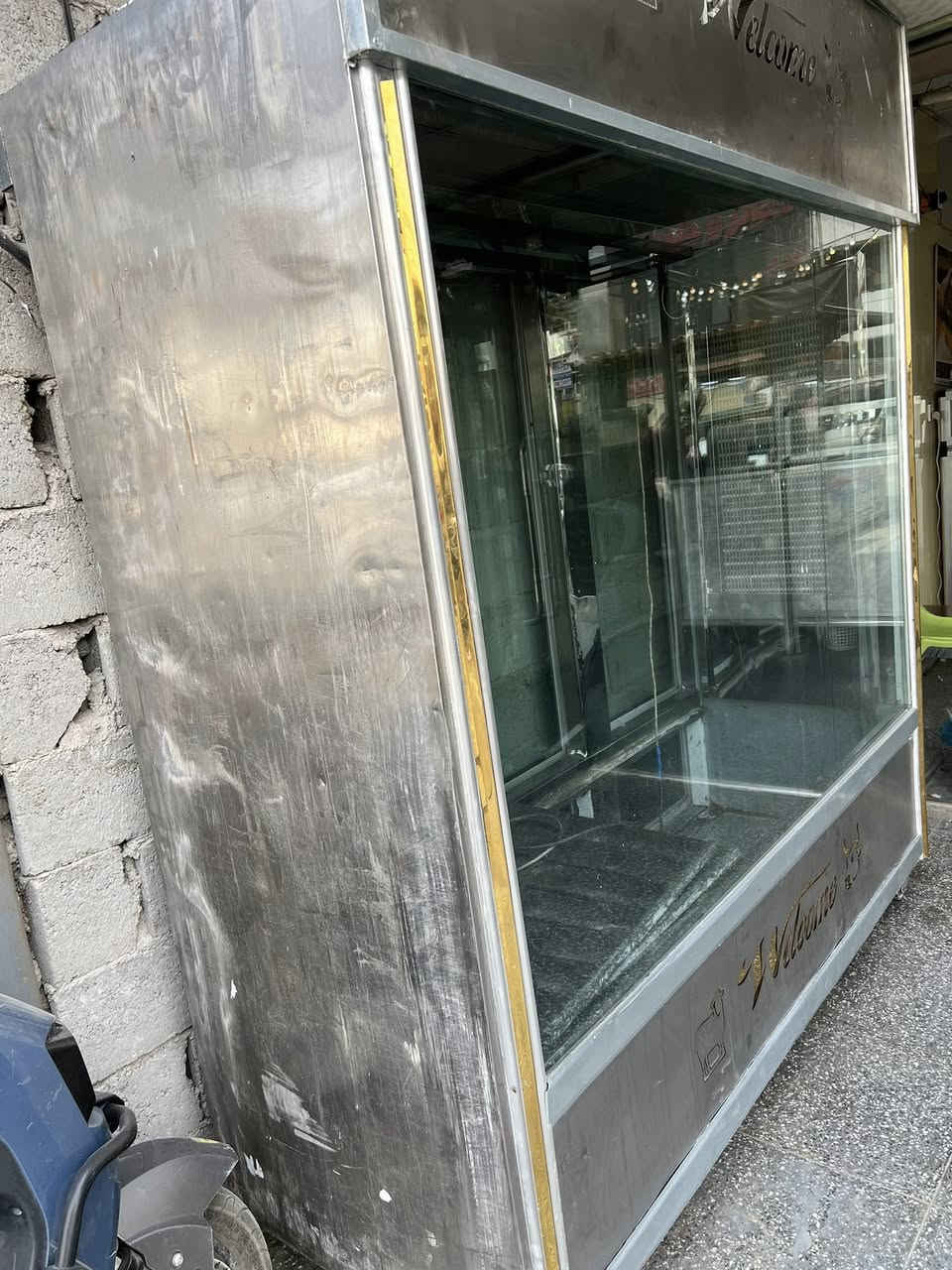 سلام عليكم براد لحوم نضيف جدا شرط الفحص قبل الشراء  مكاني بغداد جمعيه خير الله سعره 1500 وبيه مجال بسيط ***********
