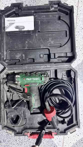 السلام عليكم 
دريل لقمة كهرباء وعالجداحة شرط مستعملات شي قليل وعالفحص إذا اكو عطل وامانة الله ع هذا الكلام الكهرباء حتى فحماته ويا والي ع الجداحة بالجيس مستعمل بس مرة وحدة سعرهن 90 اثنينهن 
المكان ديوانيه مركز حي النهظة 
للاستفسار خاص او ع الرقم ***********
