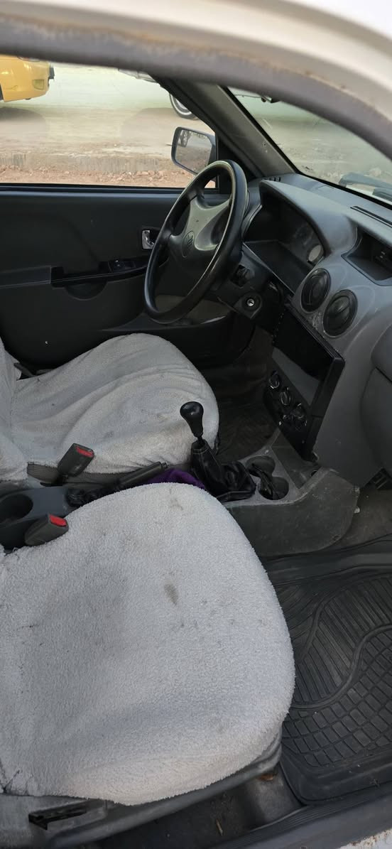 السلام عليكم سايبه موديل 15 كشر مقفول لا ضربه ولا صبغ سياره جاهزه سنويه لل 27 حداديه اماميه خلفيه تايرات نص عمر تبريد شغال سياره جاهزه ما بيها نقص شاشه باسمي سعرها 42 بيها مجال بسيط هذا رقمي ***********/اسيا/*********** مكان السياره ديوانيه مركز
