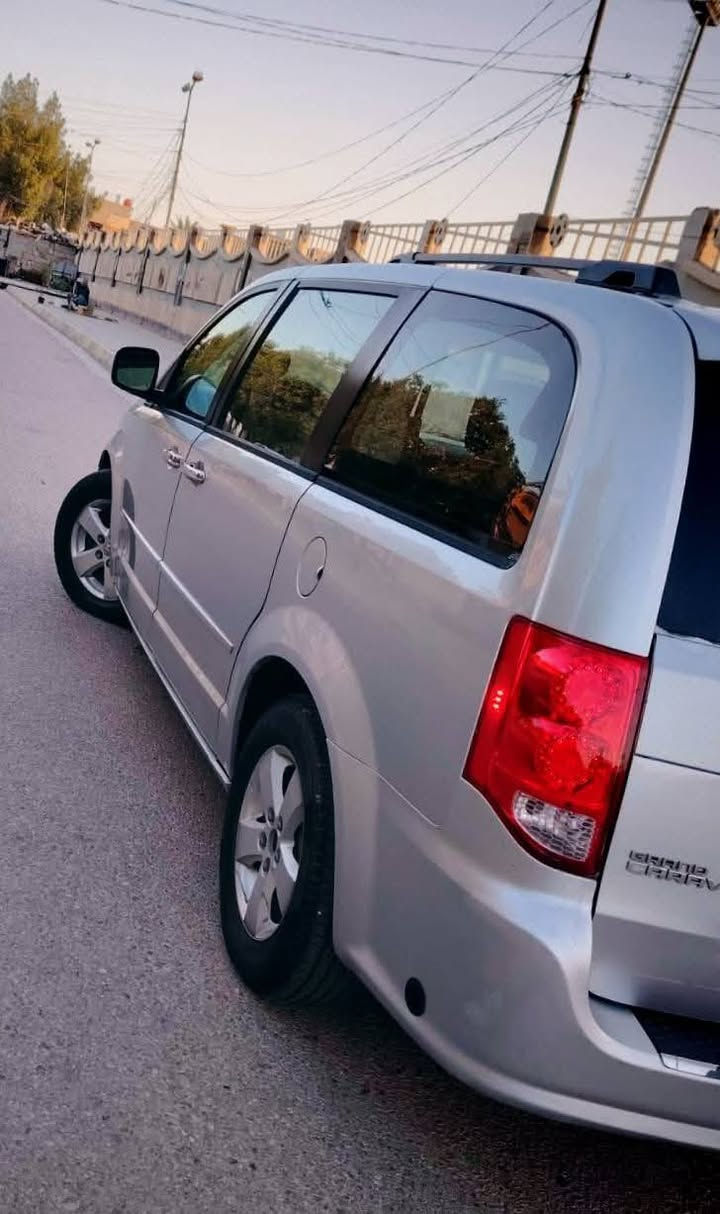 السلام عليكم حبيبي اقرء المنشور زين واذا عجبتك اتصل واني بخدمتك
دوج كرفان للبيع رقم بغداد 2012 راعيها بكربلاء اكعدك ويا تتكاتب مكاتبه مروريه السياره بيها الجاملغ ولبنيد مرشوش بدون دواخل مكينه وكير وتبريد وتخم تاير وباتري لايت العالي زنون كله جاهز منظومة غاز بيها 60 لتر يعني انسه البانزين ودوخته كشناتها بلع السعر 125 وبيها مجال او مراوس بايجبرو حبتور للعلم ما متواجد على الفيس دائمن اتصل واني بخدمتك مكاني الحله للتواصل رقم الهاتف 

*********** واسف على الاطاله
