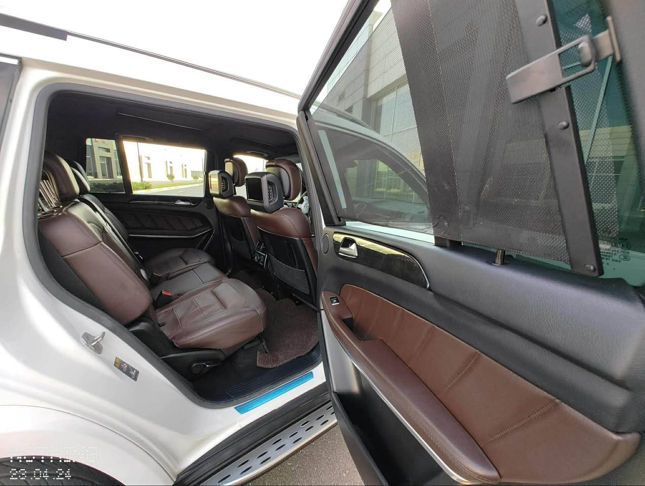 مارسدس gl500 موديل 2015 خليجي BCM
محرك ٥٠٠٠ توين تيربو 
٤٠ الف كيلو متر
كشن تدفئه + تبريد + مساج 

بانوراما 
بردات 
تحديد مسار. 
قطعتين صبغ جاملغ بنيد + شبر بجالمغ السايق 
(السياره عليه سيرفس كامل ) 
السعر ٣٥٠ 
***********
