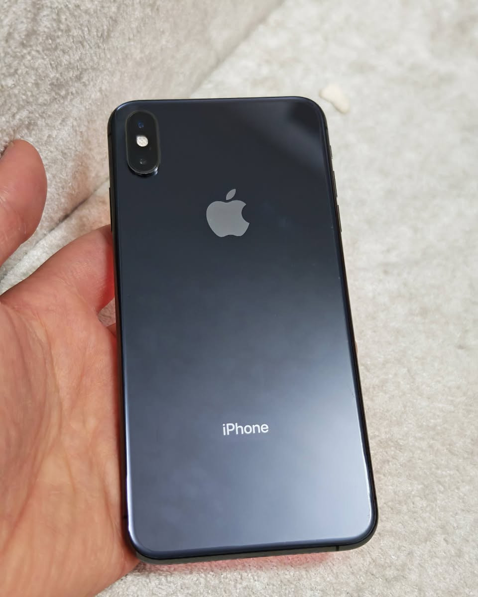 سلام عليكم للبيع أو مراوس ايفون إكس اس ماكس مكفول من كلشي شرط الفحص نضافته 💯💯 ذاكرة 256 بطاريته 77 السعر 260 مكاني كربلاء للتواصل على الرقم ***********
