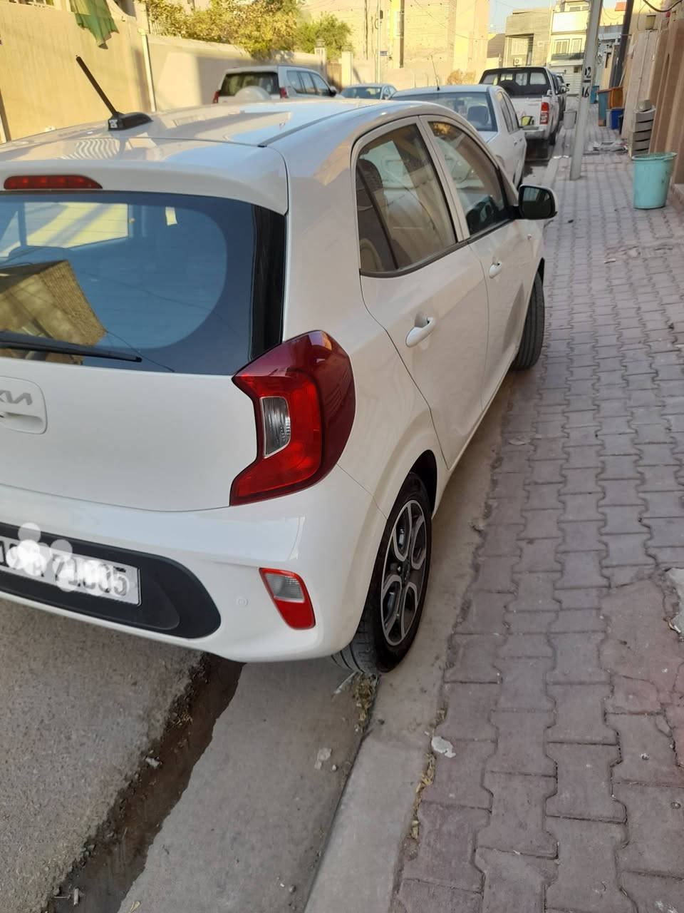 كيا بيكانتو ٤ سلندر للبيع موديل ٢٠٢٣ ماشيه ٤٠ الف مكفوله عدا شبر بارد رقم كربلاء الجديد وباسمي السعر ١١٥ $ م/ ***********
