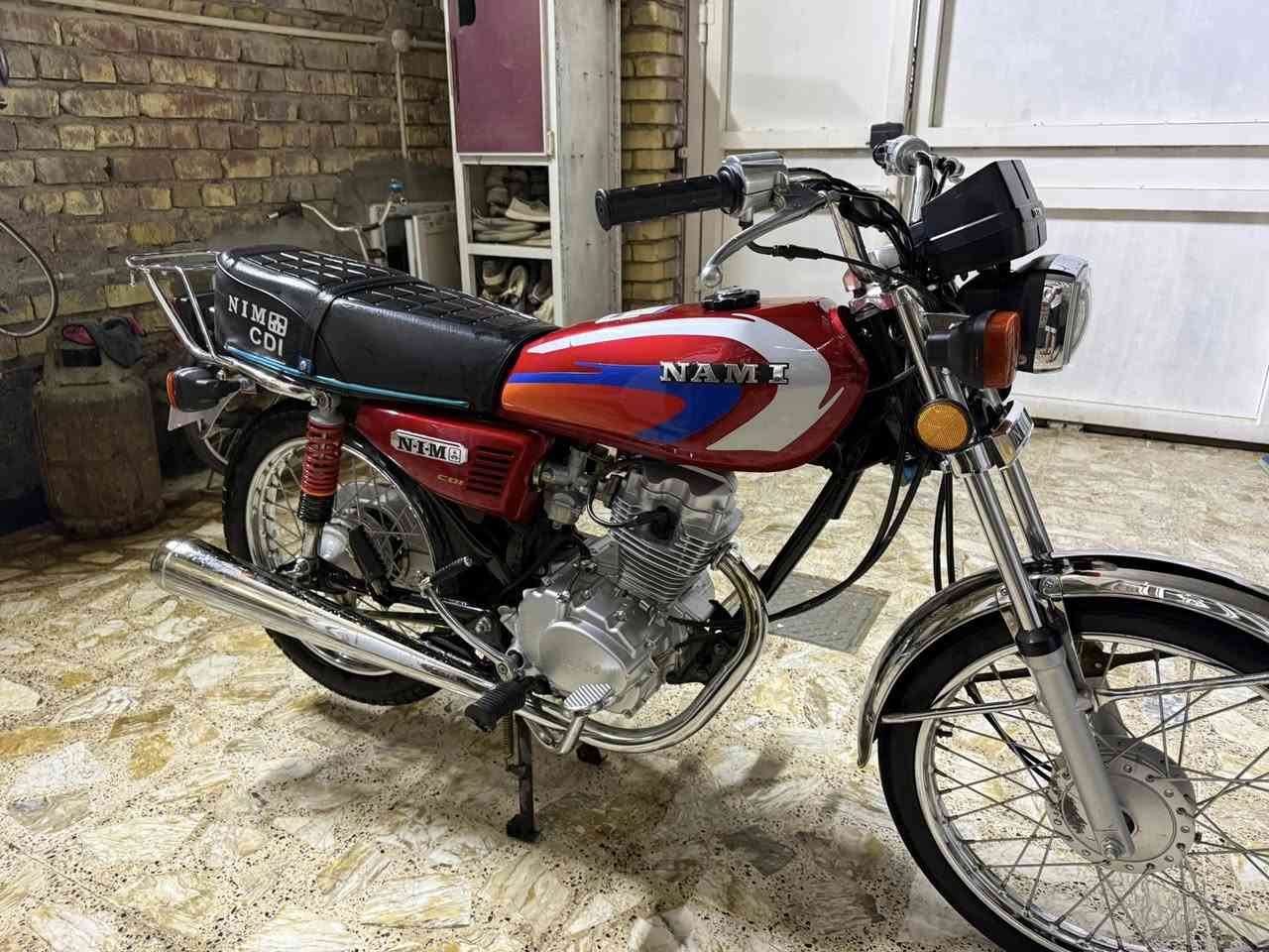 السلام عليكم
أربعه گير سكنر 
موديل 27
كفاله عامه مكان كوت خاجيه 
***********
800 وبيه مجال
