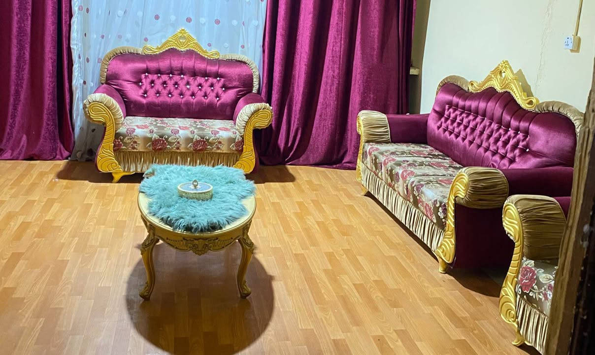 السلام عليكم قنفات للبيع السعر 200 وبيهم مجال
العنوان بصرة أبي الخصيب ***********

