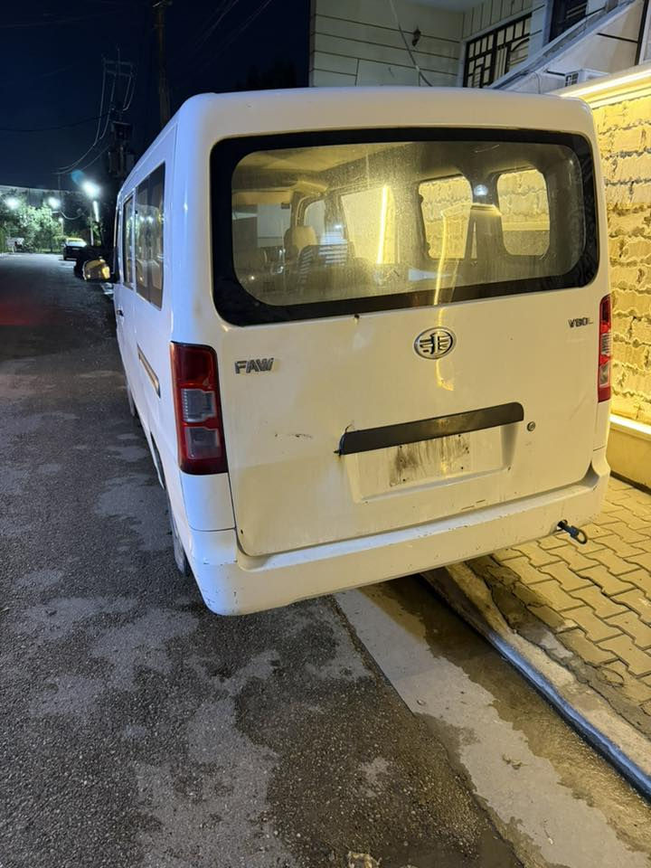 السلام عليكم اخوان فاو خشفة موديل ١٥ رقم بغداد الجديد هيئه وضريبه مصفرة هزة جديدة بدون صبغ ماشية ١٣٦ سويجات ٢ سيارة نظيفة بيها بس تبخير تحتاج رنكات بسمي تحويل مباشر مكاني الدورة للاستفسار *********** سعرها ٤٢ بيها مجال بسيط
