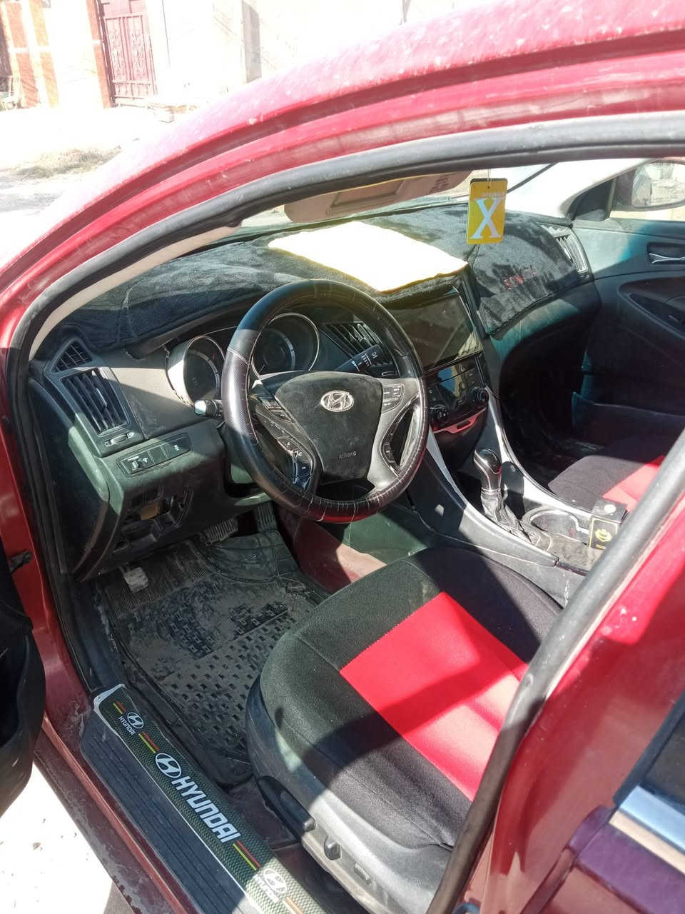 السلام عليكم
سوناته 12 بصمه فتحه كشنات كهرابائيه السياره بيه طخه من كدام بس مامليوح الشواصي ومصبوغه عام السعر 78 وبيه مجال قليل المكان حله 
الرقم***********
