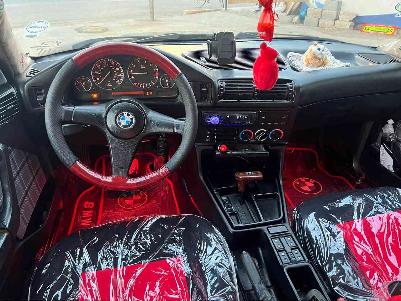 سه ره تا به ناوي خوا ي گه وره BMW📦
بؤ فرؤشتن مؤ ديل1991/كامل كراره به 95/ئا رمي پلا ستيكي هه و لير/525 كير تؤماتيك
گئرو مه كينه و ته قه و ره قه و كاره باي به شه ر ده فيته ر/ته بريت سارد و🥶گه رم 🥵له سه ر سويج /سلايت /جوار جام كاره با/ داعمي پيشو دواوه M/تايه و ويل لؤك سفر بالي سه ر جام سه ياره كه كامل مه سره ف كراوه مالي دؤسته /سعري 58گه لا و كه ميك ماعمه له /ژم *********** السليمانية, العراق
