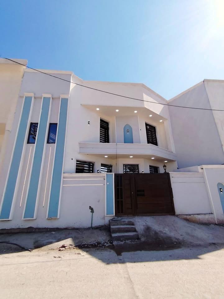 دار للبيع

📍 الموقع: حلة - حي الزيتون  
📐 المساحة: 100 متر  
📄 السند: 25  
🏠 عدد الطوابق: طابقين  
📏 الواجهة: 10 متر  
📏 النزال: 10 متر  

تفاصيل الدار:  
🔹 الطابق الأول: غرفة نوم، مطبخ، كليدور، مجمع صحيات  
🔹 الطابق الثاني: غرفتان، كليدور، مجمع صحيات  

📞 للاستفسار والاتصال:  
***********

#دار_للبيع #حلة #حي_الزيتون #عقار #بيت_للبيع
