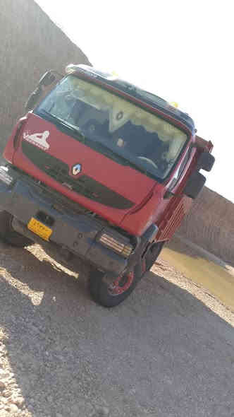 رینۆ بۆ فرۆشتنن    ‌‌رەقەم موبایل ـ***********ـ***********ـ
شوێن قوشتەپە
مۆدێل 2002
بیلاد مکینە پەمونۆزلە 
مکینەی 400
گێر 4×4دووگمەیە
