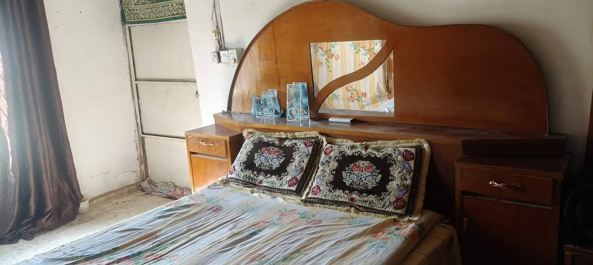 السلام عليكم ..
اغراض منزلية نضيفة للبيع مال مستعجل وبسعار جدآ مناسبة مكان الهارونية أمام طالب 
الاتصال ع صاحبهن ‏‪0777 341 3651‬
