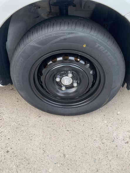 من رخصت مدير لكروب المحترم شباب السلام عليكم سني هندي موديل 20 ماشيه 54 حقيقي واستخدام شخصي بيها جاملغ والبنيد الجاملغ جهت السايق بيها خشم الشاصي شويه مسحوب  والجاملغ الخلفي بي اصبعين بارد تخم تاير البارحه شديته هوه والوياله جدد صدر جديد ارظيه جلد السياره مال جناي وربع متصرف عليها جاهزه للأخير رقم بابل بسمي السعر 110 وبيها مجال حك الجيه اي استفسار اتصال ع رقم *********** مكاني بغداد
