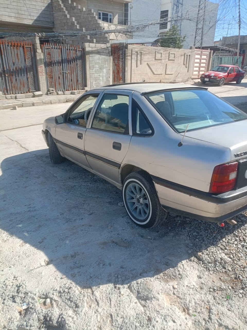 فكترة للبيع حجم 18كاربون بيها محرك زين تحويل ولايس وكالة السعر،30وبيها مجال ***********
