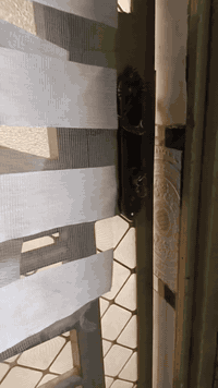 السلام عليكم
دار للبيع طابق واحد جاهز كامل فول جديد بناء حديث 
مساحه 127 متر 
واجهه اربعه امتار ونص نزال 26

زراعي 
عنوان  حي رقيه مجاور حي الصحفيين في البلديات 
خدمات ماء كهرباء مجاري 
الفرع مجاور اسواق جدو
شارع عرظه 12 

للاستفسار اكثر الاتصال على الرقم التالي 
***********
