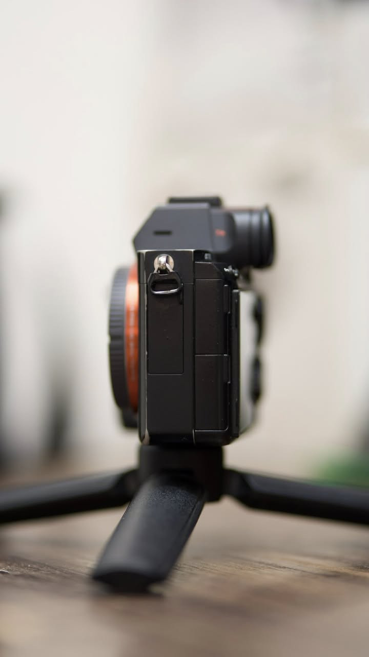 السلام عليكم سوني a7iii بدي فقط
 الشتر 54الف
 السعر مليون و50 الف
 الكامره موضحه بالصور من كل الجوانب
 مع عداد الشتر ايضاً 
متواجد واتساب ***********
