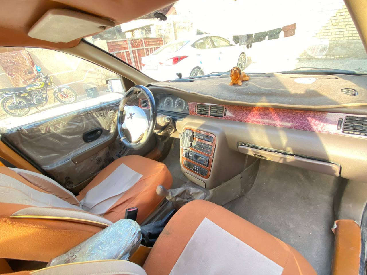 للبيع سمند 2011 رقم انكليزي الجديد هزه جديده صارلها اقل الشهر  مصفره هيئه وغرامات بسمي مكانها الشعله سياره كامله كبل للشارع المكينه بيها تبخير تنقيص قليل ابيع الموجود وبيها ضربه خفيفه بالجنطه مبينه بالصوره ما معدلها قليله البجم محدث 15 كهربائياتهه كلها شغاله السياره حلوه نصبتهه احلى من الصور السعر 27 الشراي يتصل ***********
