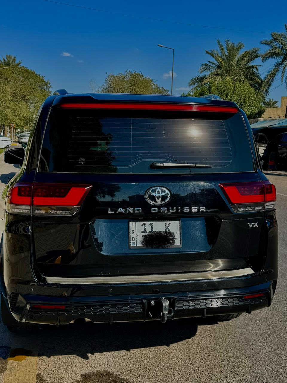 لاندكروز 2023 Vx ساز
سيارة جديدة جدا مغلفة ppf
ماشيه 27 الف 
فول فول مواصفات شاشة كبيرة لمس كاميرا 
حاسة رادارات كشن جلد كشن كاراباي بصمة 
 تشغيل عن بعد تحكمات ستيرن بلتوس اوكس
 كار بلي أوتو ستوب للتحذيرات تبيرد مركزي
 تحديد سرعة محرك 6 سلندر فورويل سلايد فتحه
محرك كير واير بشرط مامفتوح 
سيارة حيل نظيفة كلشي عل بلاد جديد 
سنوية هزة كلشي جديد مدفوع لـ
باسمي السنوية بشرط تحويل وغرامـة
سيارة مابيـها دينار مصرف كامل من كل نواحي
للاستفسار 
***********
مكان السياره ( بغداد اليرموك )
