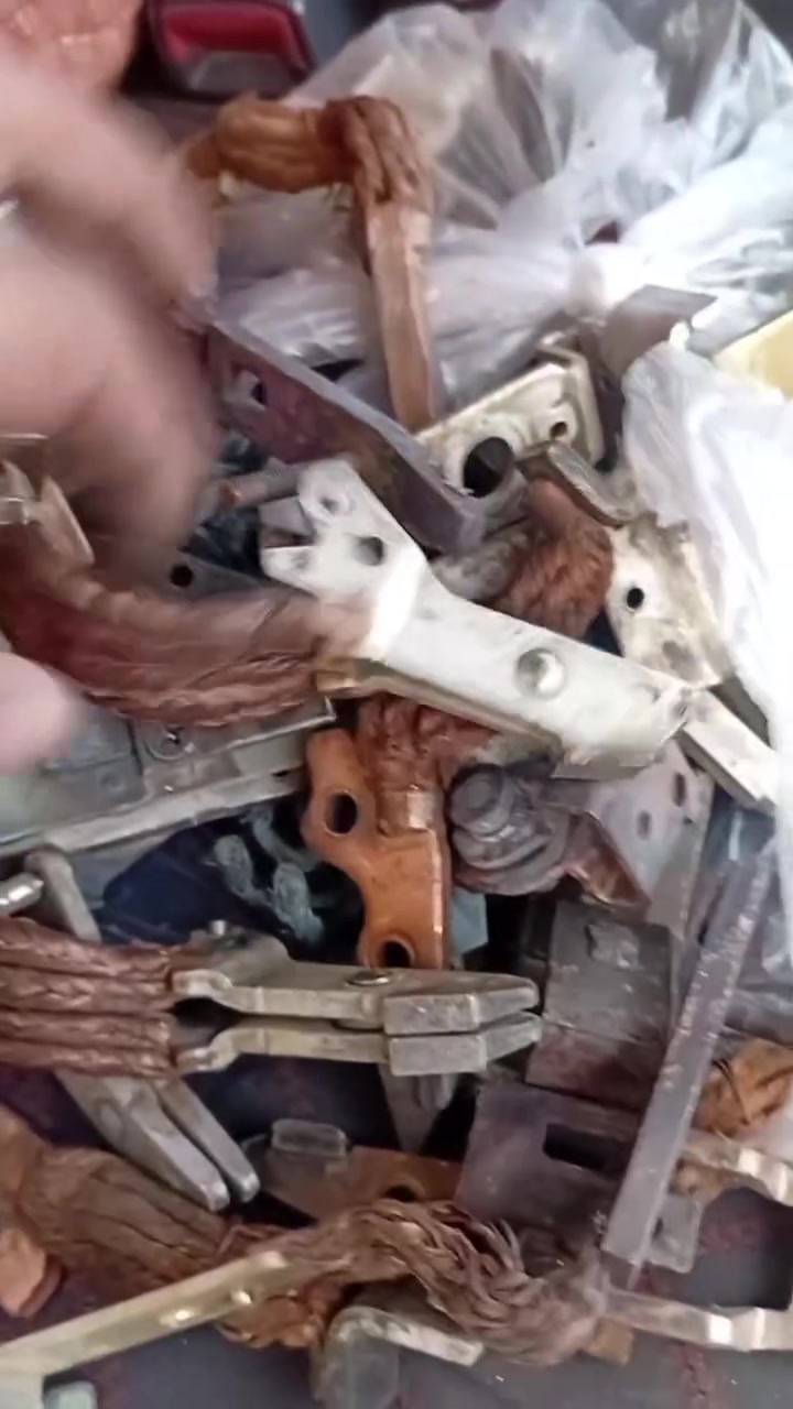 سلام عليكم  اخوان عندي هاي الراصطه 5 كيلو ولي ما بي فضه أيضا 5 كيلو عنواني الاعضميه لي يريدهن يتصل ع رقم ***********
