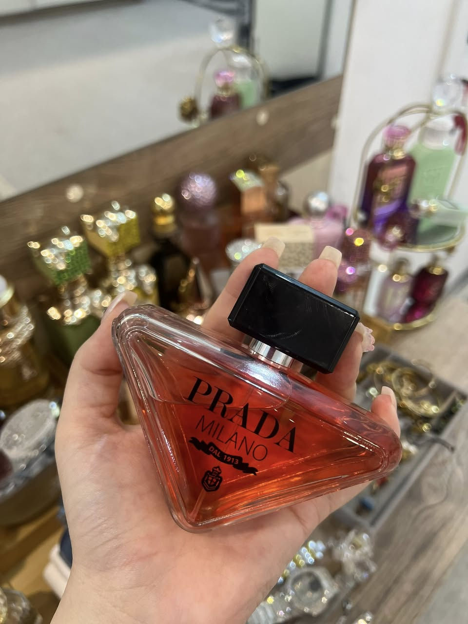 ✨ للبيع مجموعة عطور مميزة بحالة ممتازة ✨
🔸 Kayali Utopia Vanilla Coco (أصلي 100%)
تم استخدامه 3 رشّات فقط، بحالة شبه جديدة تمامًا
💰 السعر: 120 دولار

🔸 Kayali Fleur Majesty (حجم 10 مل - أصلي 100%)
و ليس مستخدما ابداً
💰 السعر: 45,000 دينار عراقي

🔸 Prada Paradoxe (نسخة Master Copy)
💰 السعر: 20,000 دينار عراقي

🔸 Delina - Parfums de Marly (نسخة Master Copy)
💰 السعر: 20,000 دينار عراقي

🔸 Elysa (بديل مطابق لعطر Kayali Fleur Majesty)
رائحة مطابقة بالضبط، مع ثبات وفوحان أعلى، استخدام خفيف جدًا كما هو موضح في العبوة
💰 السعر: 20,000 دينار عراقي

📌 جميع العطور بحالة ممتازة كما موضح
📩

🌸 فرصة رائعة للحصول على عطور فاخرة بأسعار مناسب


**إذا كنت صاحب هذا الإعلان وتريد حذفه لأي سبب، رجاءا أرسل رسالة إلى الدعم الفني**