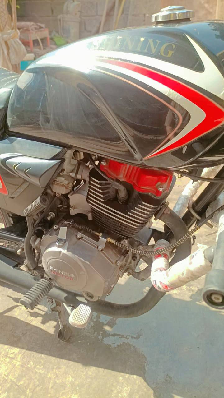 سلام عليكم ورحمه الله دراجه شاينك موديل 23 نازله بل 25 مرقم بغداد رقم مميز بسمي تحويل ثاني يوم شوكت متريد دراجه خير من الله تراي للبصره تاخذ معدل فول ماشيه 8 الاف حقيقي اخت زيرو نقصها واقيه مال تاير لمامي فقط واذا لكيته اني شده سعر 1900  تعامل بل تلفون قفل تجي شوف بيك خير ودلل مكاني شعب *********** وتساب موجود
