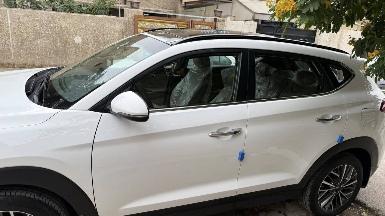 توكسان كاصد اصلي استلام شركه عامه موديل 20 مكفوله كفاله عامه فول 1/1
بنراما 
محرك 2.000 دوش 
حساسا امامي و خلفي 
تحكم ستيرن جهتين 
كامره خلفيه
اريل نفكيشن 
هند بريك ب رجل 
بصمه 
كشنات كهرباء ب صدر 
شاحن واير ليس 
خمس عدسات و لايت دوار 
بك لايت لد 
وبعد موصفات بيه 
سياره حلوه و جديده موديل 20 
مكاني بغداد حي الاعلام رقمي ***********
