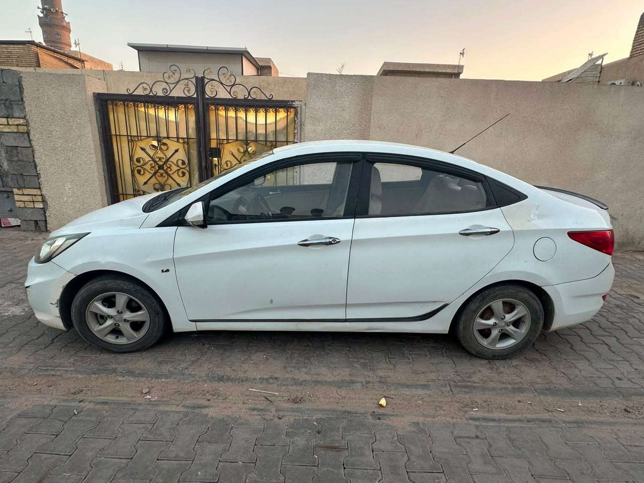 سلام عليكم اكسنت مديل ٢٠١٣ 
مكينه ١٦٠٠ شركه عامه 
بيه رشات صبغ 
تقريبا ٤ الى٥قطع 
بدون دواخل 
جاهزه 
يرادله حمام وصدر اني مشتري جديد بس مشاده يعني انطيك الصدر تشده 
مكينه مبدل طابوكه. 
كير خير من الله 
تبريد منضومه جديده 
عبوه فيتبام جديده 
السعر ٨٤ وبيه مجال حك الجيه. ترهم مراوس حسب القناعه 
متواجد على واتساب 
مكان الدوره 
*********** بغداد, العراق
