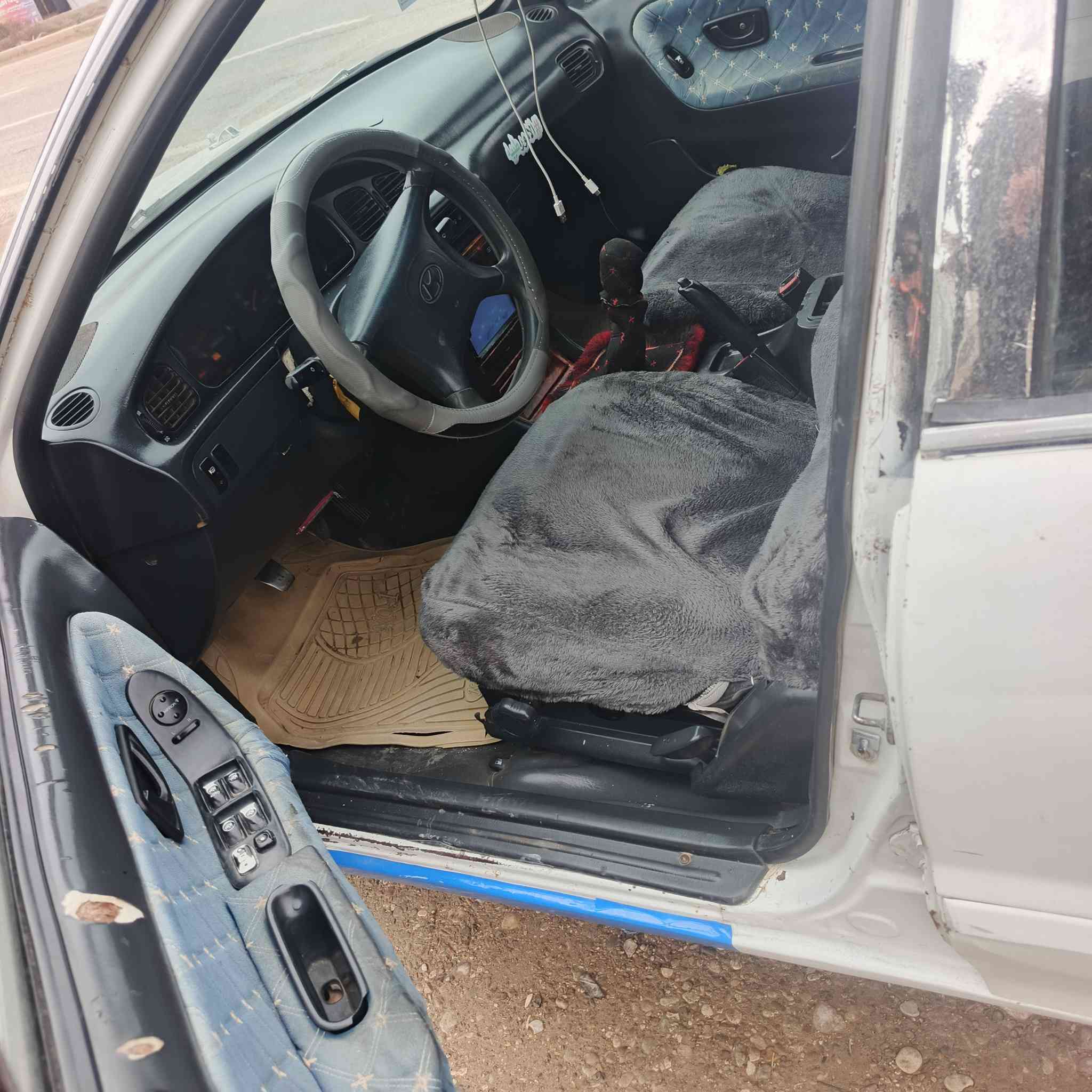 سلام عليكم سوناته 2موديل 95رقم بغداد سنويه 28 كير محرك صدر جديدي نغص مبيهه كلهه شغاله سعر45بي مجال مكان ديالي الخالص ***********
