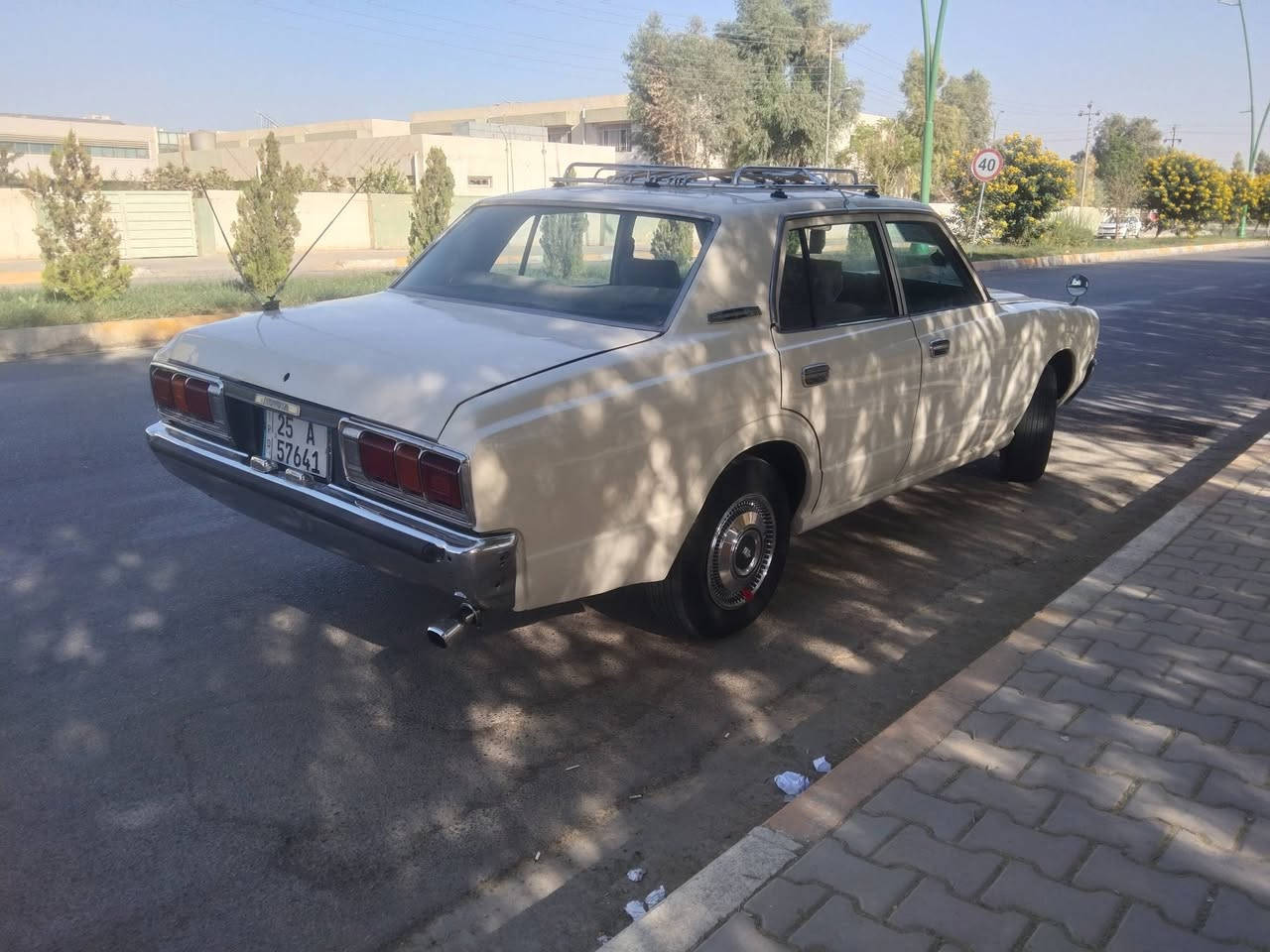 (بسم الله الرحمن الرحيم) السلام عليكم اخوان تيوته كراون 1975 تعمير عام كير ومحرك بلادي رقم كركوك دولي دفتر بانزين موجود بيها صاحب الشرعي اني تراي من الشمال للجنوب سياره نضيفه ما شاء الله ابيع او مراوس حسب القناعه رقم العضو *********** اخوان المو شراي لا يتصل وممنون منكم
