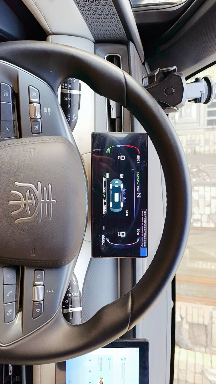 سيارة بي واي دي 2025 ماشيه 13 باسمي  لون داخل بيجي مشخوطه شويه من يم باب ثاني موضح الشخط  بصور. وباقي السياره مكفوله من كولشي عنواني بغداد شرطه الخامسه غير متواجد عل فيس رقم الهاتف *********** /سعر 19
