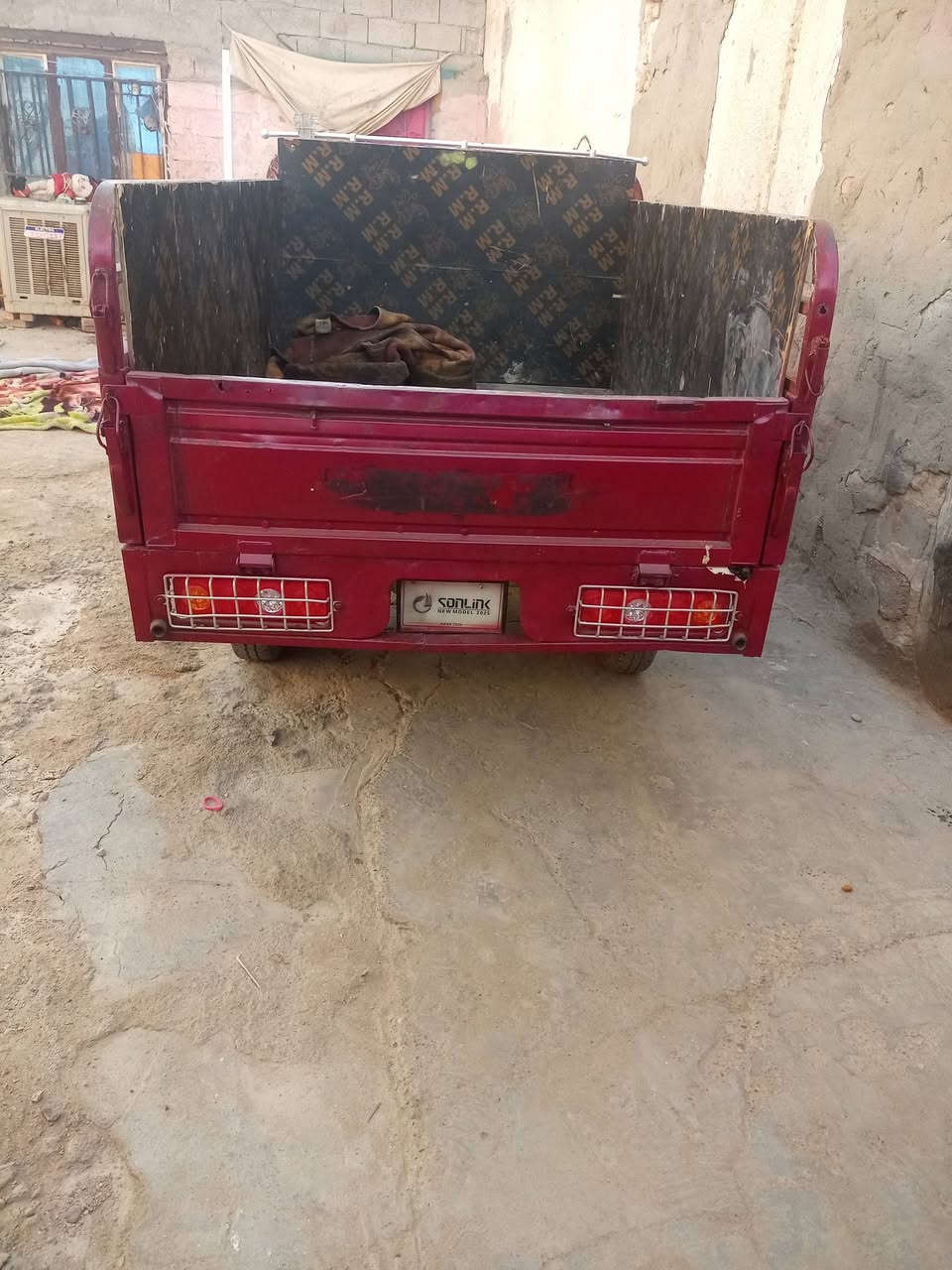 ستوته دايون  للبيع موديل 2018 مكينه صار 3ايام من شادها السعر 1400مكاني واسط صويره رقم الهاتف ***********
