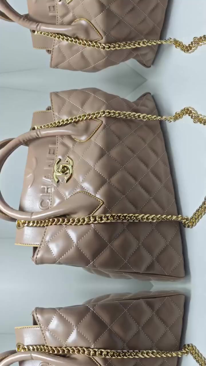 الحقائب صنعت خصيصًا لك سيدتي
‏اختيارك للحقائب المثاليّة
‏يوجد خدمة توصيل داخل بغدادب3الف والمحافظات ب5الف


**إذا كنت صاحب هذا الإعلان وتريد حذفه لأي سبب، رجاءا أرسل رسالة إلى الدعم الفني**