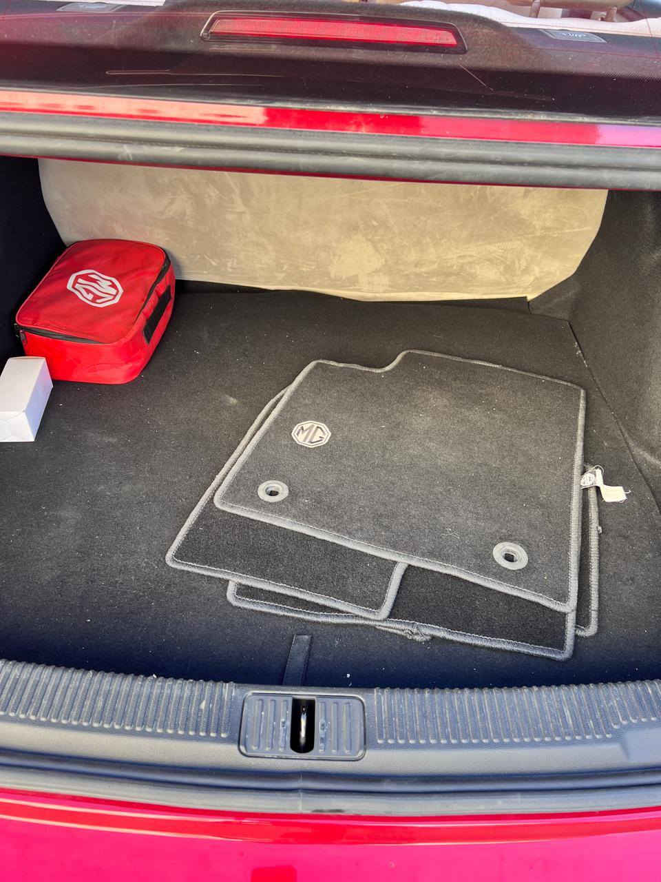 سلام عليكم شباب للبيع إم جي 5 موديل 2024محرك 1500 ماشيه 40الف وقابل لزيادة بأسمي تحويل مباشر ملاحضه السياره بيه شخوط بسيطه السعر 110$
***********
