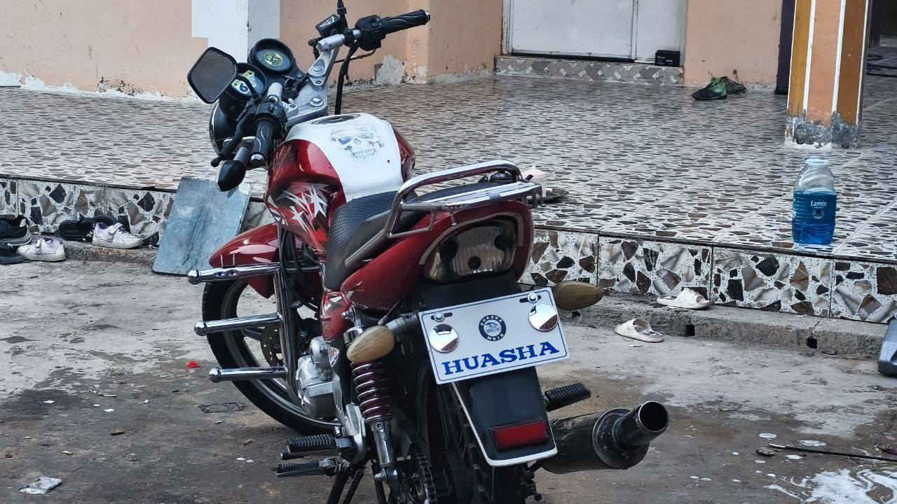 سلام عليكم من رخصت لادمن للبيع أو مراوس هايوشه موديل 2021 مكمرك اوراق اصولي  شعدك  خاص  رقم ..***********
