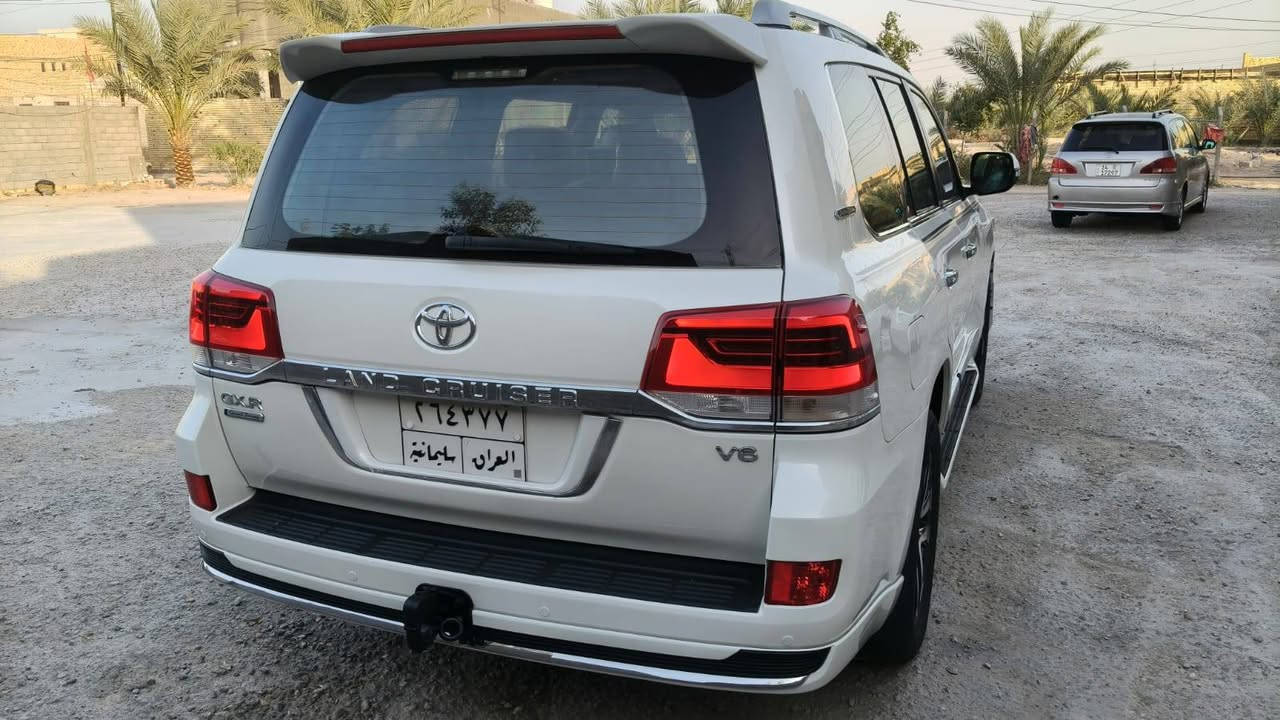 السلام عليكم 
السعر ((460))وبيها مجال للشراي 
***********
***********
لاندكروزر 2019 للبيع او مراوس كفاله عامه 6سلندر ماشيه 90 الف سياره جديده بمعنى الكلمه للاستفسار الاتصال على الرقم التالي
