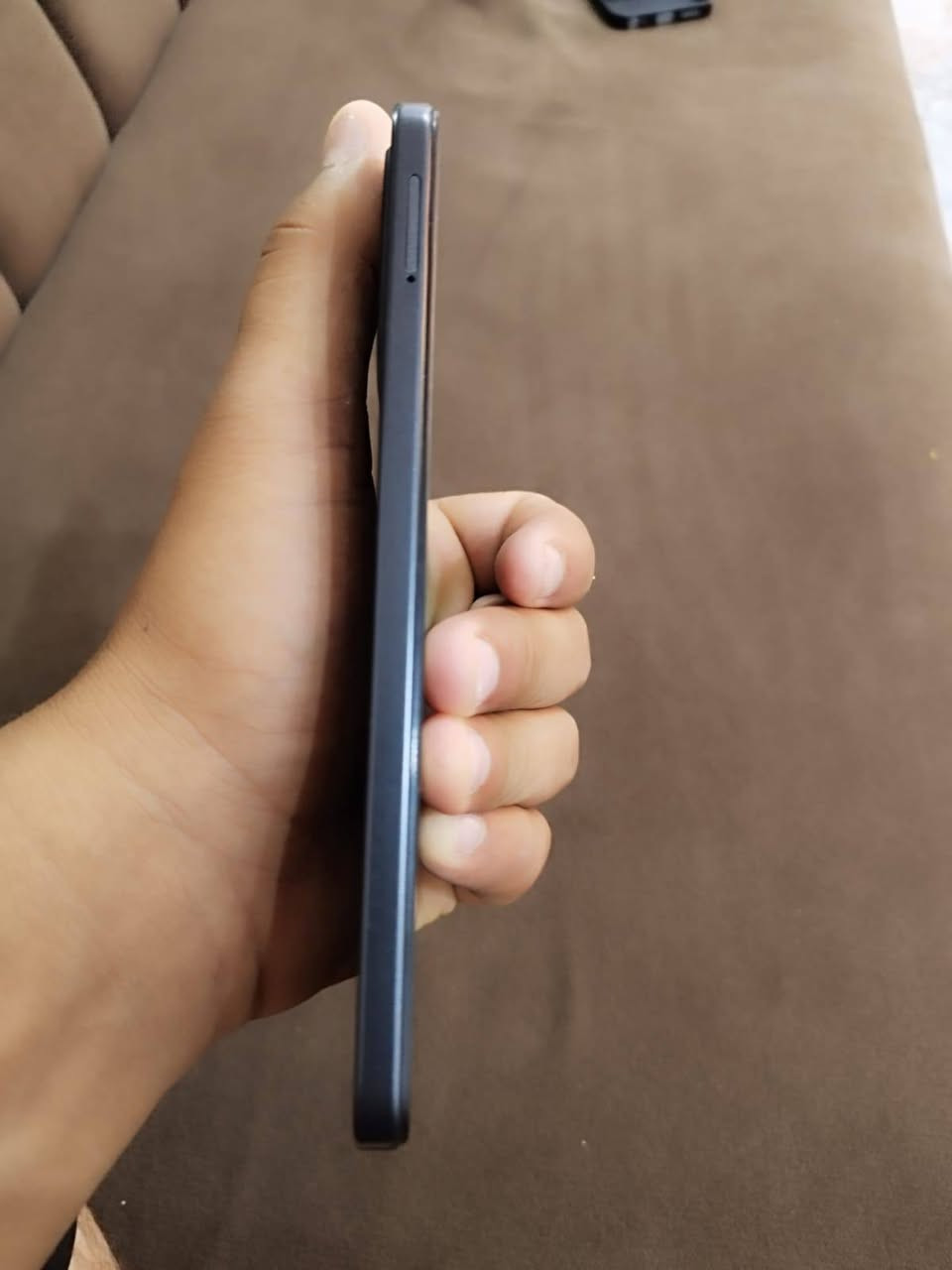 سلام عليكم عندي تلفون TECNO SPARK 40 جهاز نضيف غراضه كله موجود والسعر الرقم ***********
