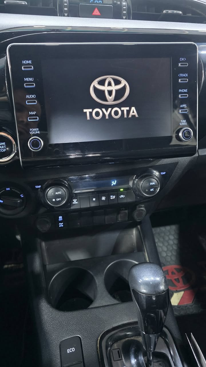 سلام عليكم بيكم هايلوكس البيع فنجار موديل 2023مكفولا كفاله عامه من كلشي سعودي ماشيه 90الف رقم بغداد دوالي ألماني تحويل مباشر السعر 375ورقه وبيها مجال مكان السياره بغداد الهاتف ***********
