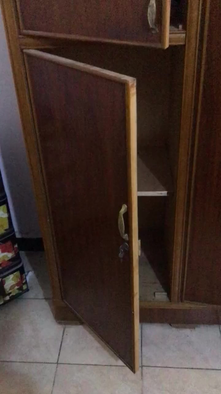 السلام عليكم أغراض للبيع المو شراي ليعلق وليتعبني مكاني بغداد قضاء المحمودية
الكنتور صاج خشب نوعية درجة أولى السعر اب 350 
وبي مجال
الميز الكومدي اب 20 وبي مجال
والمراية كذلك اب 20 وبي مجال 
الجرارات ابو المجرات الواحد اب 20 وبي مجال
كلشي ما بيهن عندي ظرف ومعتاز اريد ابيعهن  للأستفسار ***********  بي واتساب الشراي يتفضل خاص
