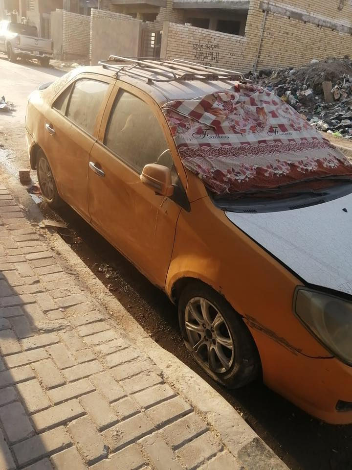 السلام عليكم 
سيارة نوع جيلي اصفر اللون محرك كورلا للبيع 
السيارة متروكة صار فتره
موديل ٢٠١١
رقمها صدامي 
سعرها ٢٢ وبيها مجال
مكانها - بغداد - البياع - الشرطة الخامسة 
للاستفسار ***********
اني مكلف بالنشر وخليت رقم صاحب السيارة
