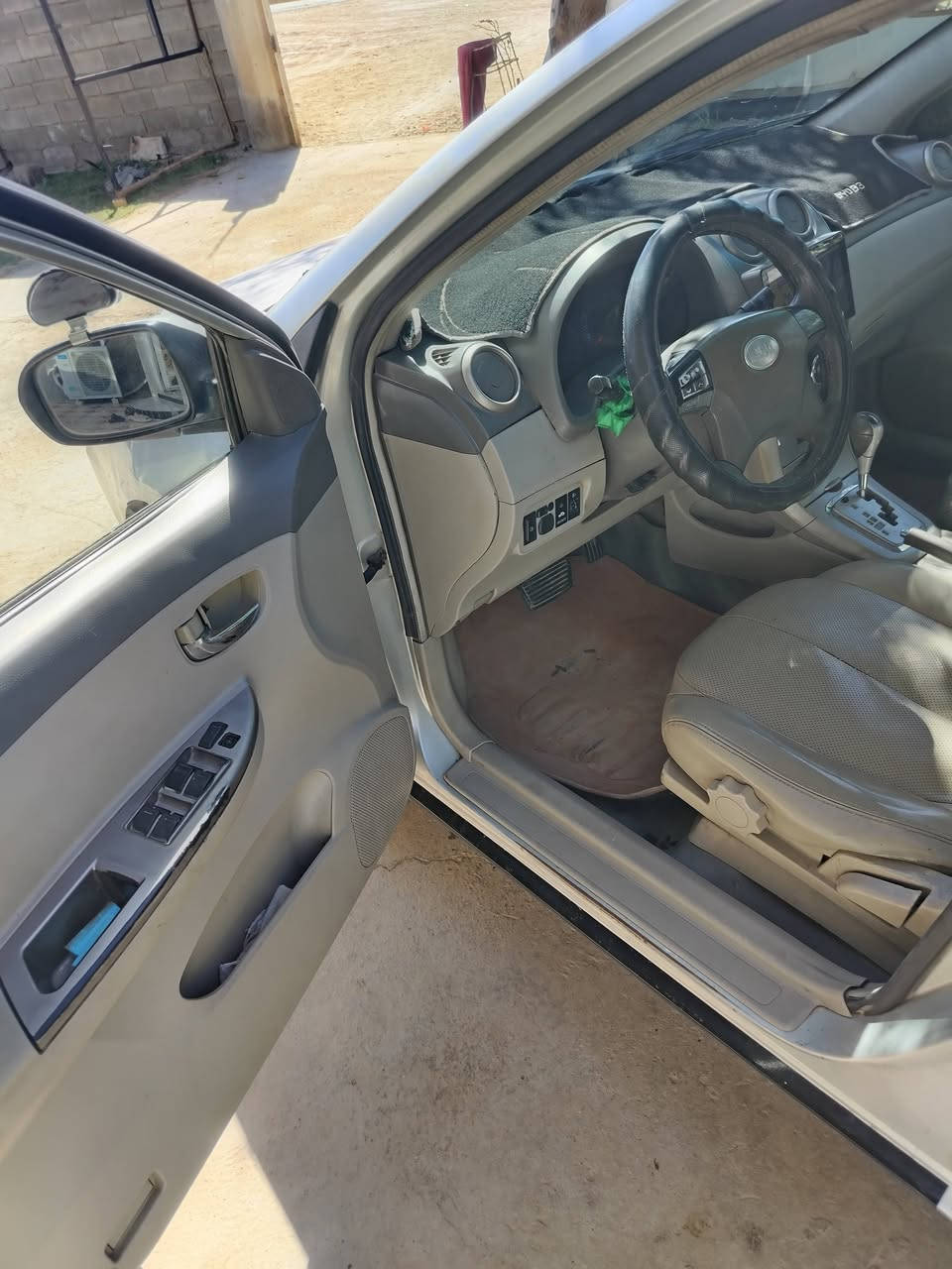 السلام عليكم تحيه طيبه للبيع بي واي دي مؤديل ٢٠١٢ رقم بغداد سنويه مججدده رقم انكليزي كير اوته ماتيك كير ومحرك وصدر وكهرباءيات وتخم تاير كله جديد ونضيف سياره جديده فول مواصفات فتحه بصمه بصمه أبواب اشاير مري ترحيب شاشه كامرا فول مواصفات كلها شغاله وع ابلاد مكفوله من الحادث والضربه والخياس السعر ٤٥ وبيهه مجال العنوان واسط الزبيديه *********** مكينه صار شهر شادهه جديده سياره بلاديه
